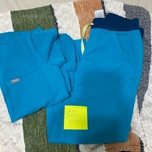 Figs xxsmall petite Catarina and xxsmall petite Zamora